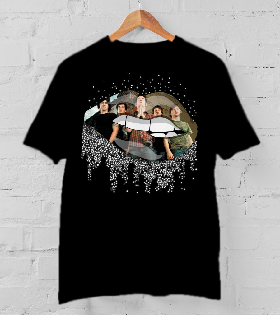 Senses Fail Band Graphic With Dripping Lips And Starry Effects T-Shirt