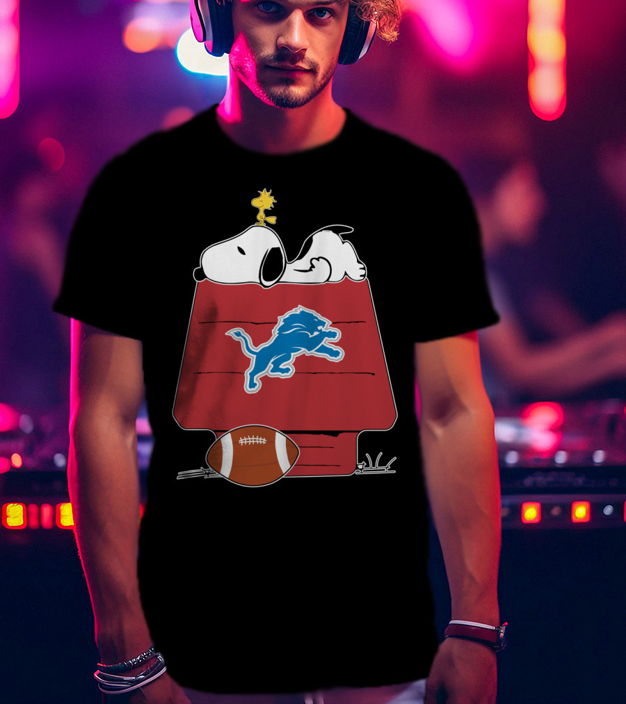 Detroit Lions Snoopy Woodstock Football T-Shirt