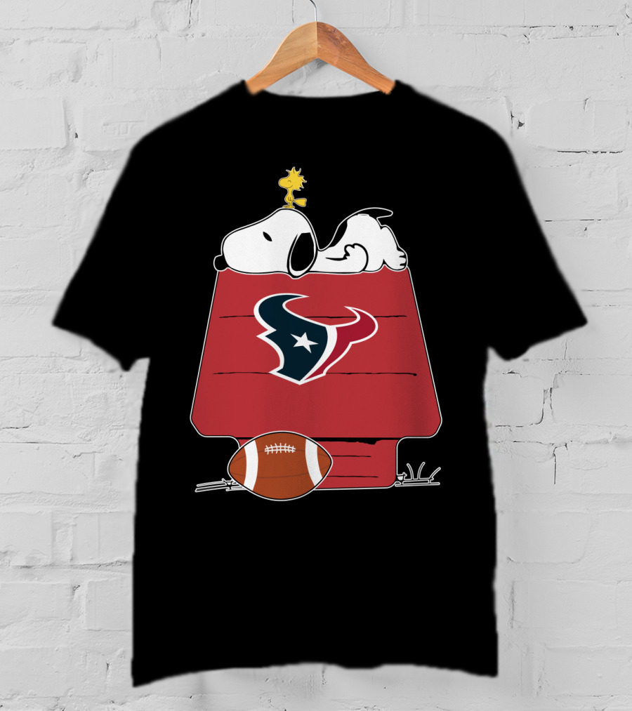 Snoopy And Woodstock Relax On Houston Texans Football Doghouse T-Shirt