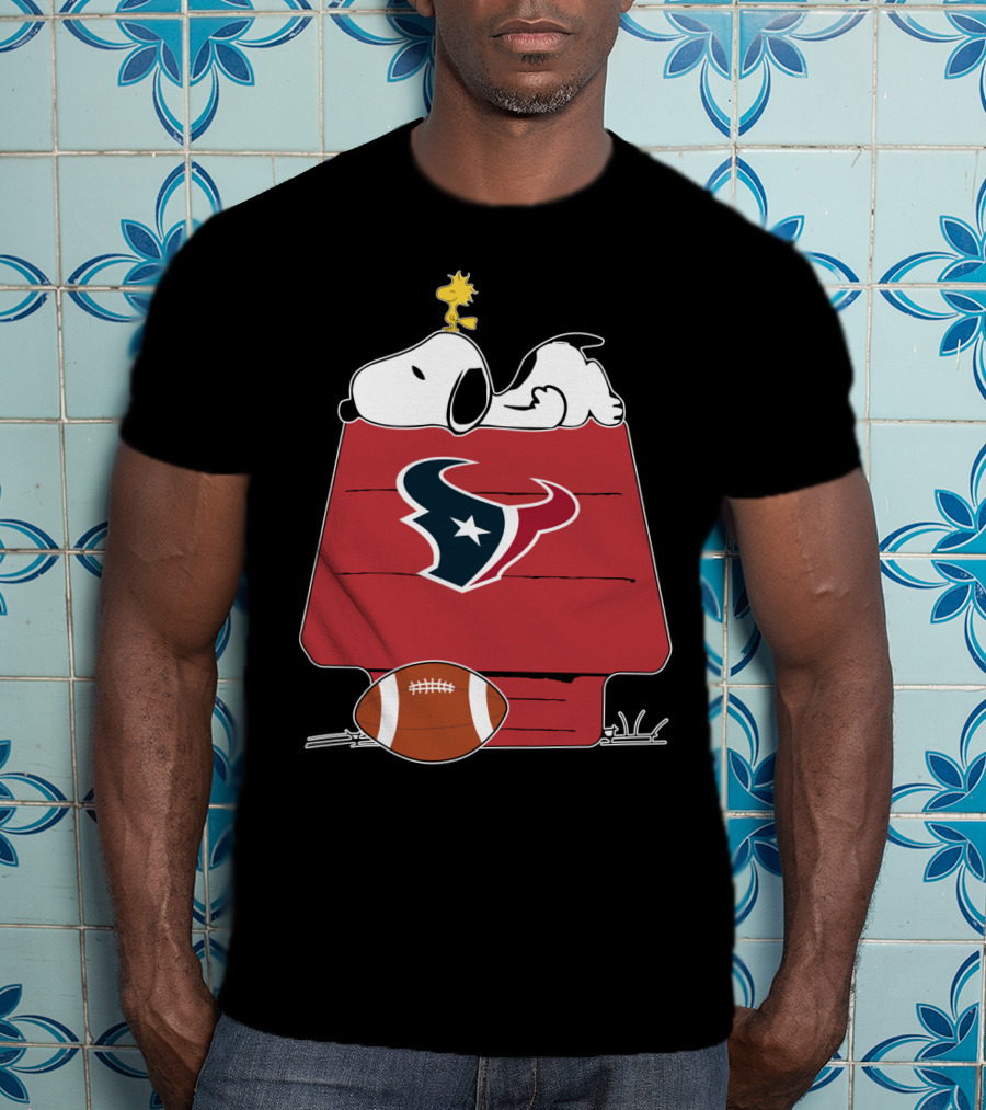 Snoopy And Woodstock Relax On Houston Texans Football Doghouse T-Shirt