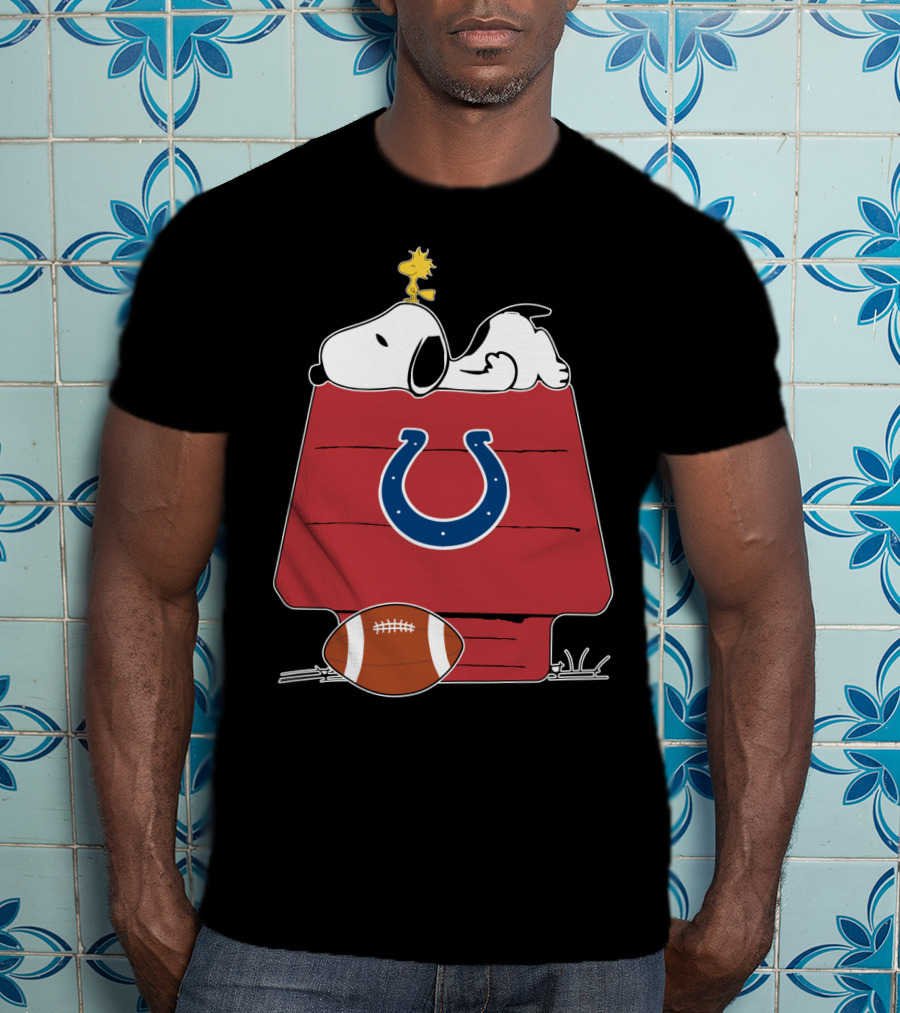 Indianapolis Colts Snoopy Doghouse With Football And Woodstock T-Shirt