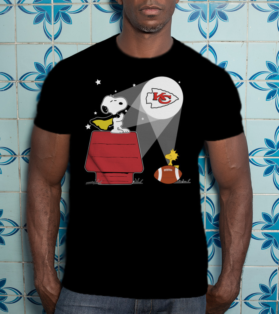 Snoopy And Woodstock Kansas City Chiefs Football Scene T-Shirt