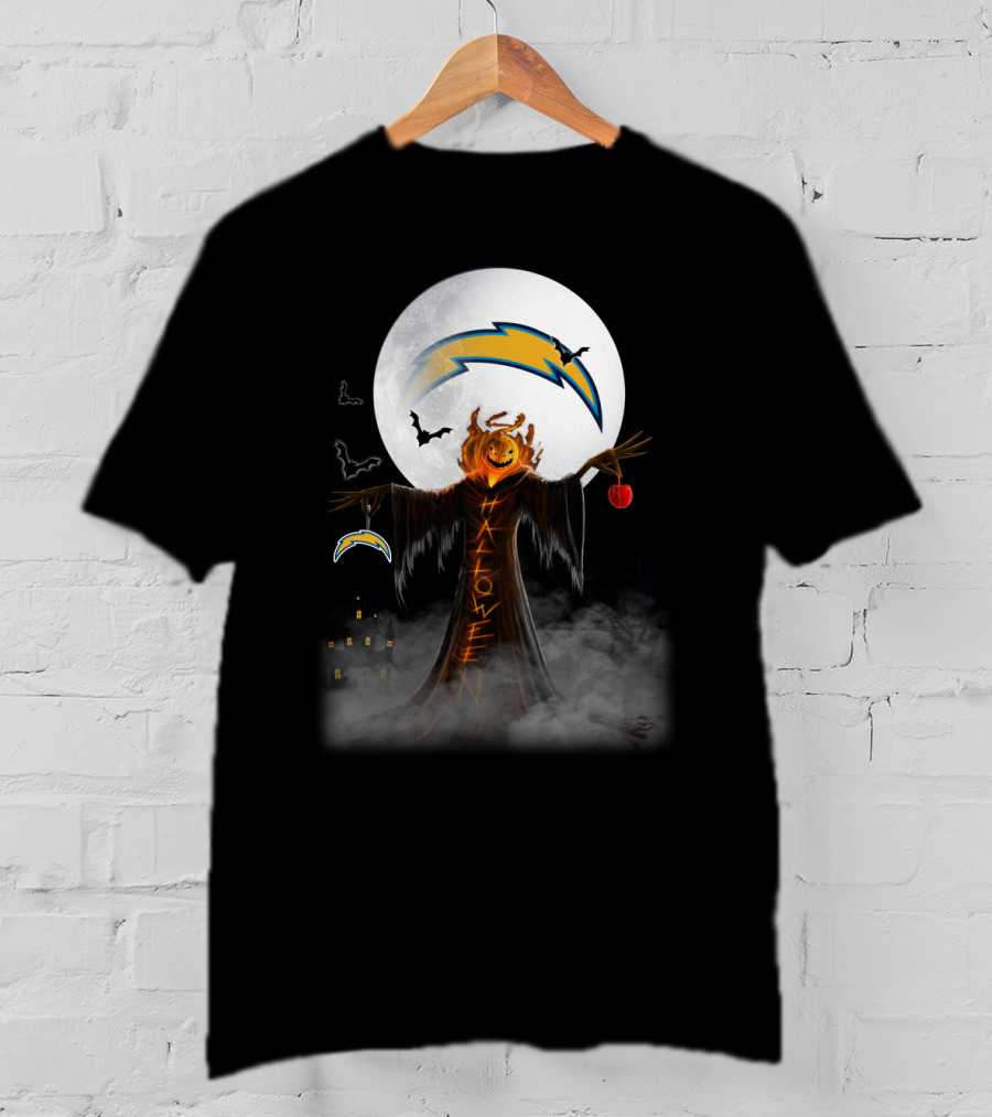 Halloween Los Angeles Chargers Moonlit Pumpkin Scarecrow With Bats And Haunted Castle T-Shirt