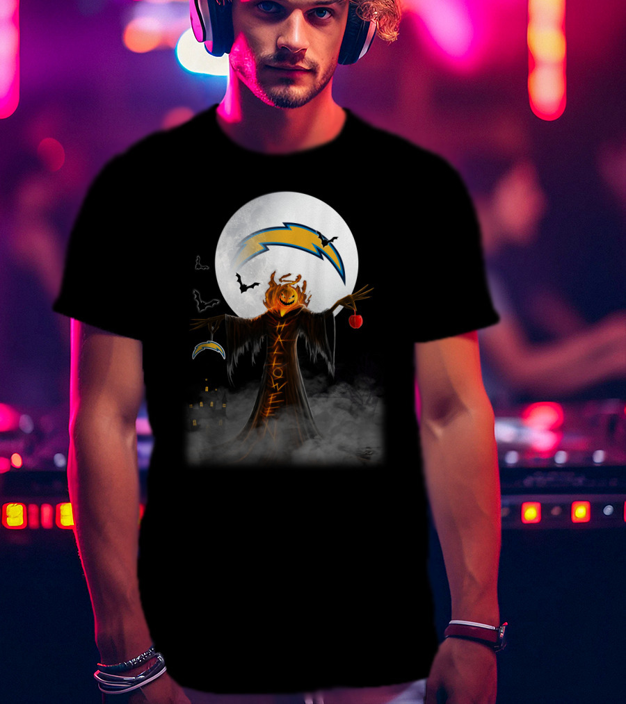 Halloween Los Angeles Chargers Moonlit Pumpkin Scarecrow With Bats And Haunted Castle T-Shirt