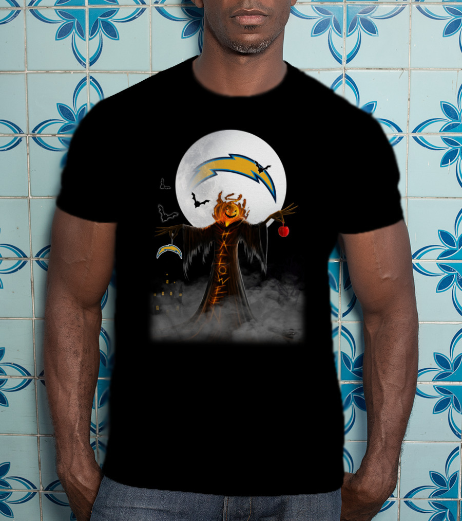 Halloween Los Angeles Chargers Moonlit Pumpkin Scarecrow With Bats And Haunted Castle T-Shirt