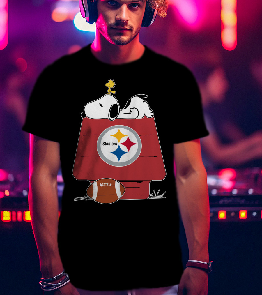 Snoopy And Woodstock With Pittsburgh Steelers Logo And Football On Doghouse T-Shirt