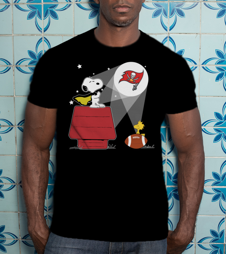 Tampa Bay Buccaneers Snoopy And Woodstock Football Adventure T-Shirt