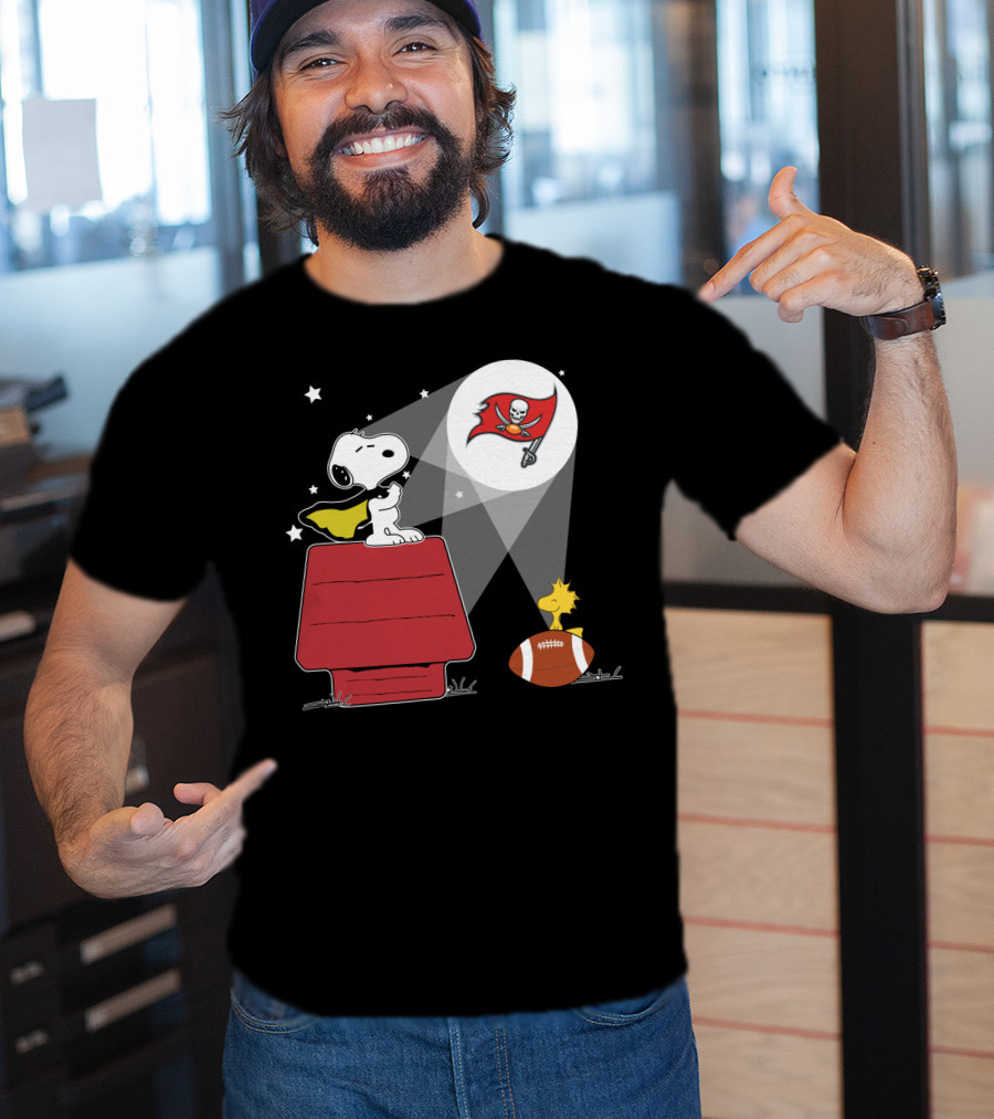 Tampa Bay Buccaneers Snoopy And Woodstock Football Adventure T-Shirt