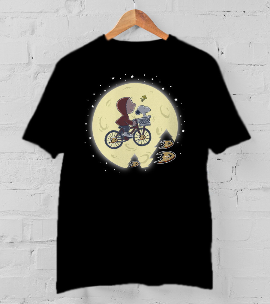 Halloween Anaheim Ducks Snoopy Peanuts Moon Classic T-Shirt