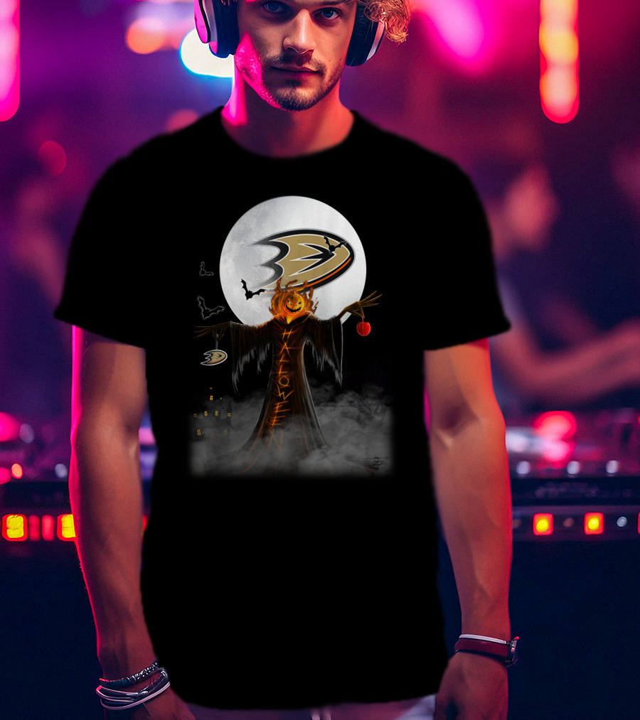 Anaheim Ducks Halloween Spooky Night With Pumpkin And Full Moon T-Shirt