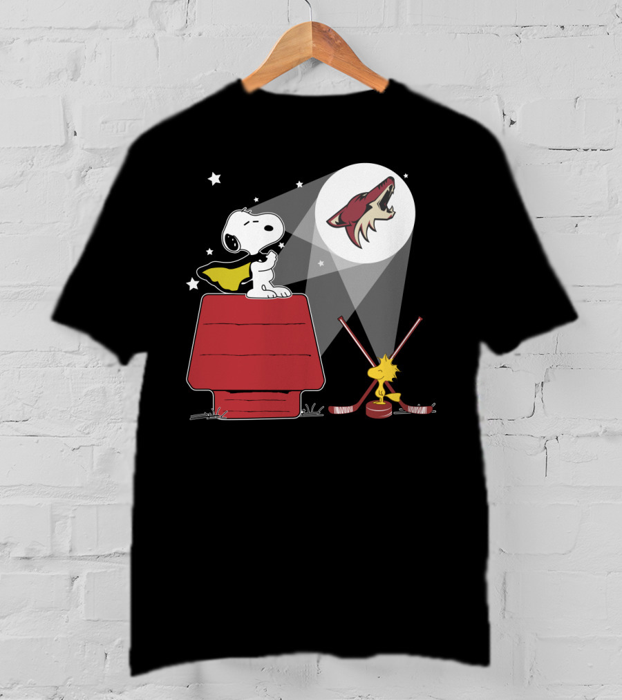 Arizona Coyotes Snoopy Woodstock Hockey Moonlight T-Shirt