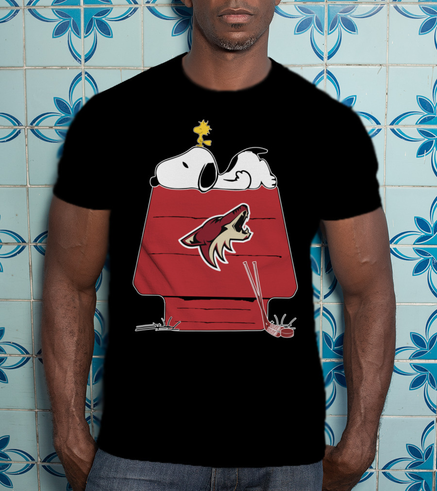 Arizona Coyotes Snoopy And Woodstock Hockey House T-Shirt