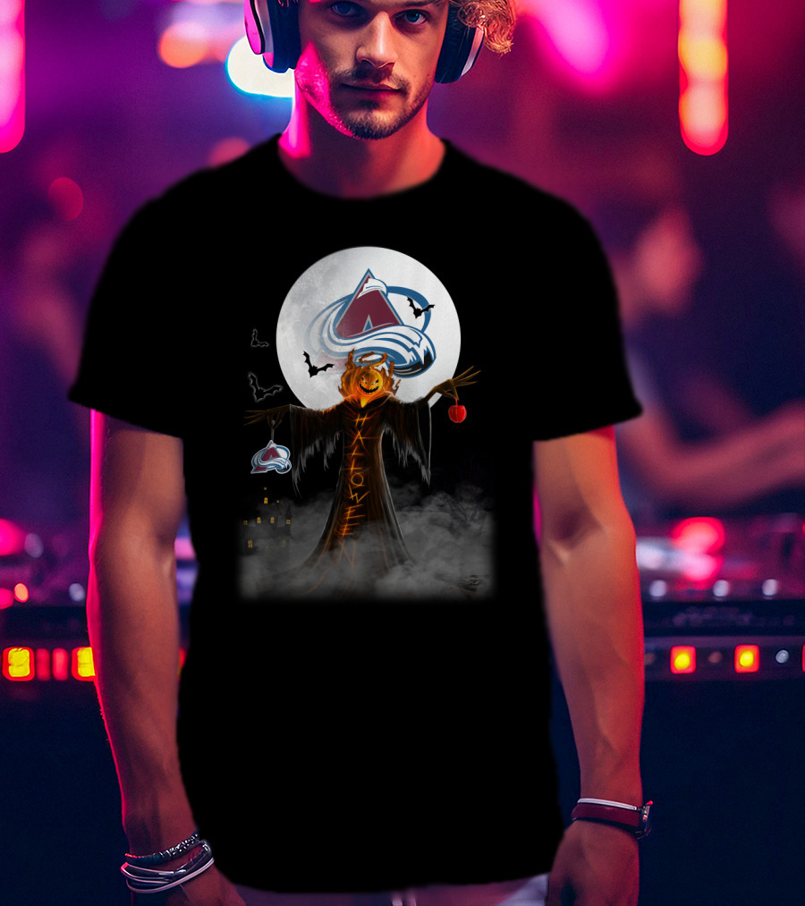 Halloween Colorado Avalanche Moonlit Pumpkin Scarecrow With Bats And Haunted Castle T-Shirt