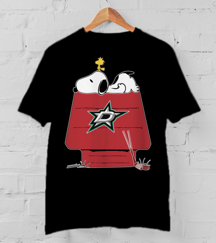 Dallas Stars Snoopy Hockey Doghouse T-Shirt