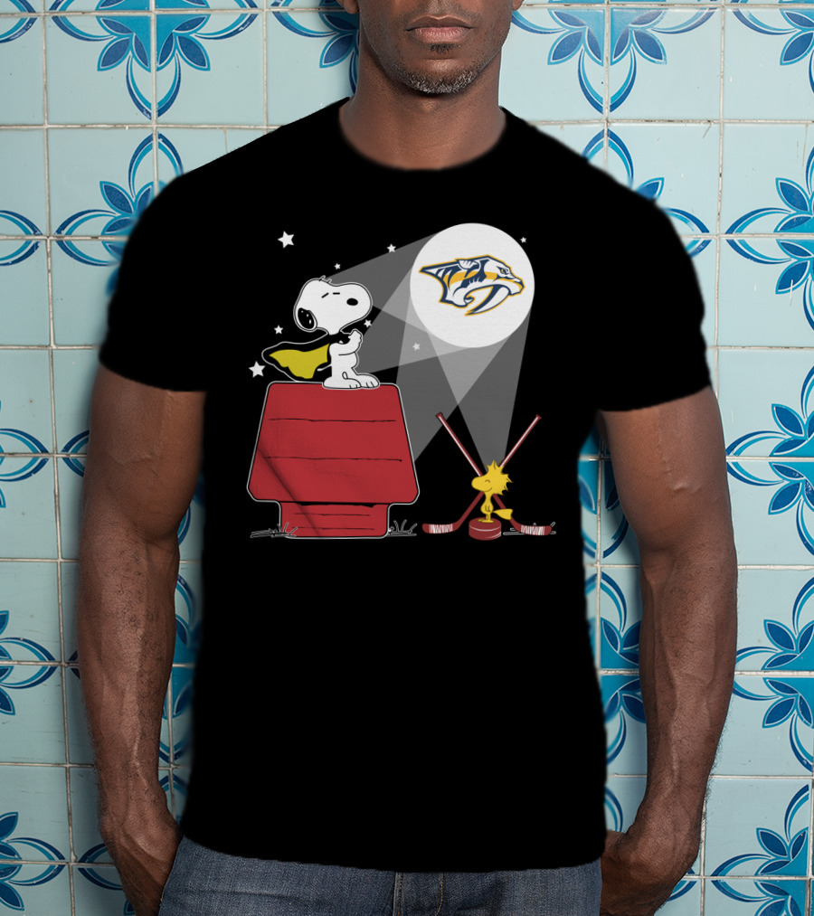 Nashville Predators Snoopy Woodstock Hockey Moonlight Scene T-Shirt