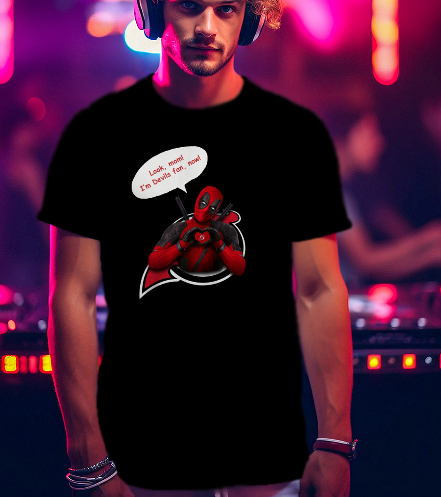 New Jersey Devils Look Mom I'm Devils Fan Now T-Shirt