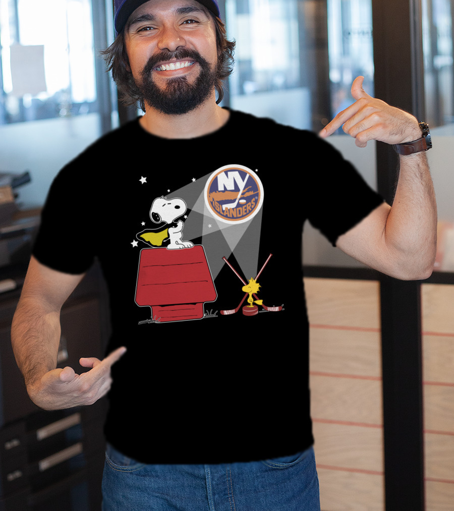 Ny Islanders Snoopy Woodstock Hockey Fan Scene T-Shirt