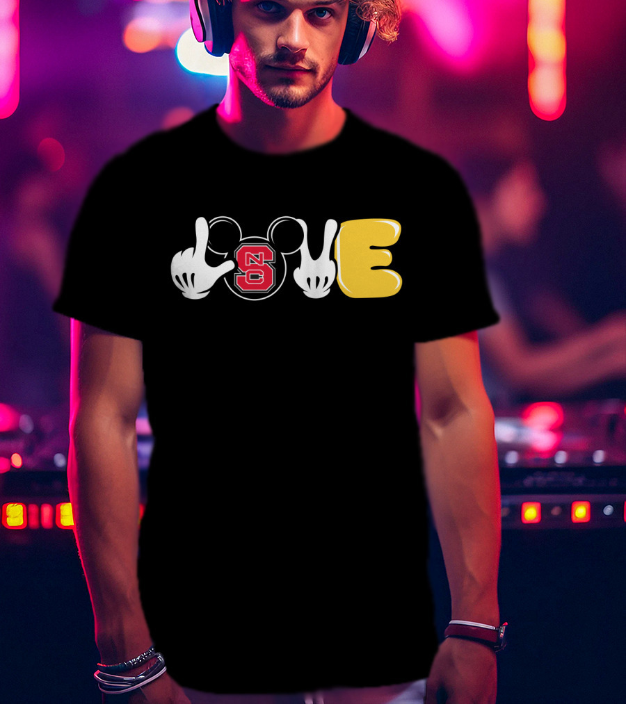 Nc State Wolfpack Mickey Mouse Hands Love T-Shirt