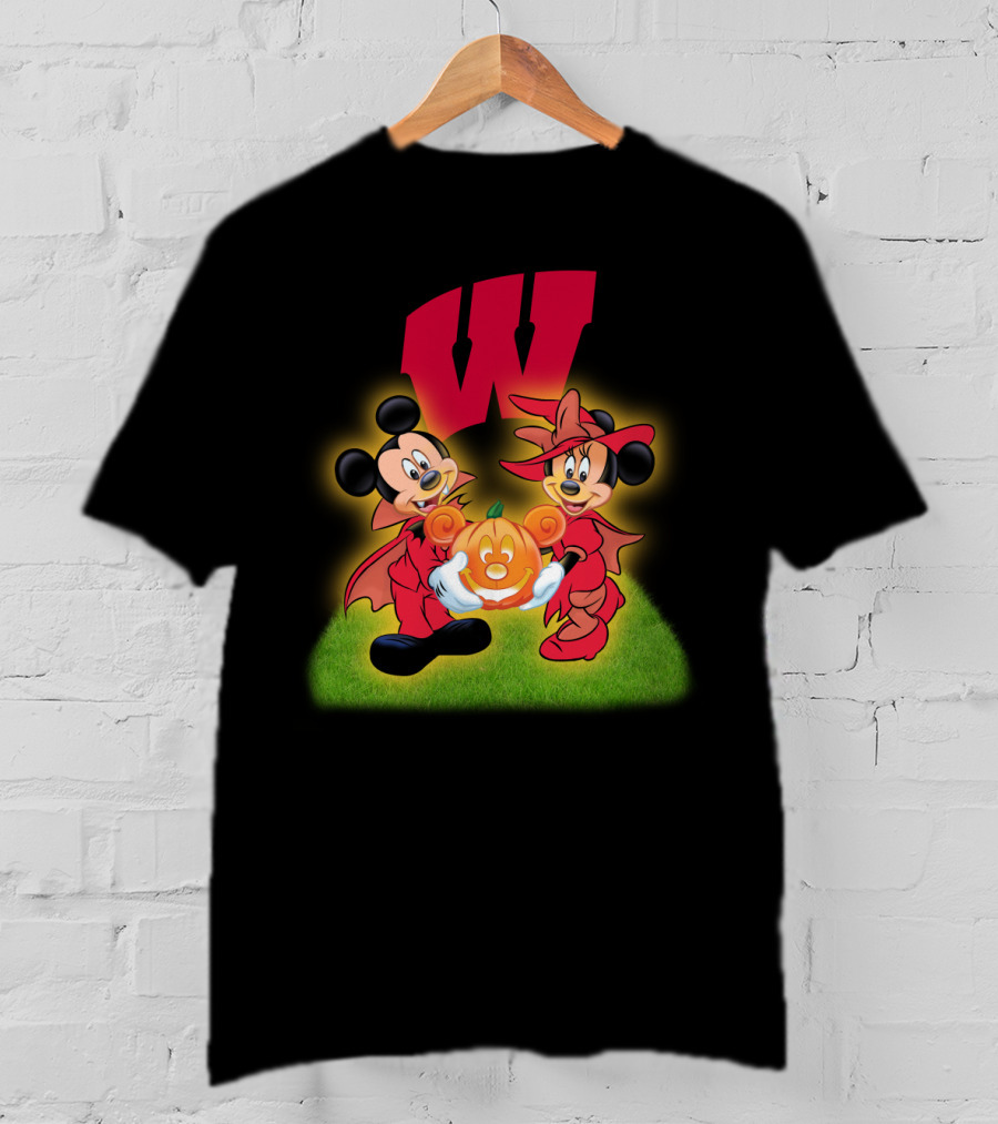 Halloween Wisconsin Badgers Football Mickey Minnie Pumpkin T-Shirt