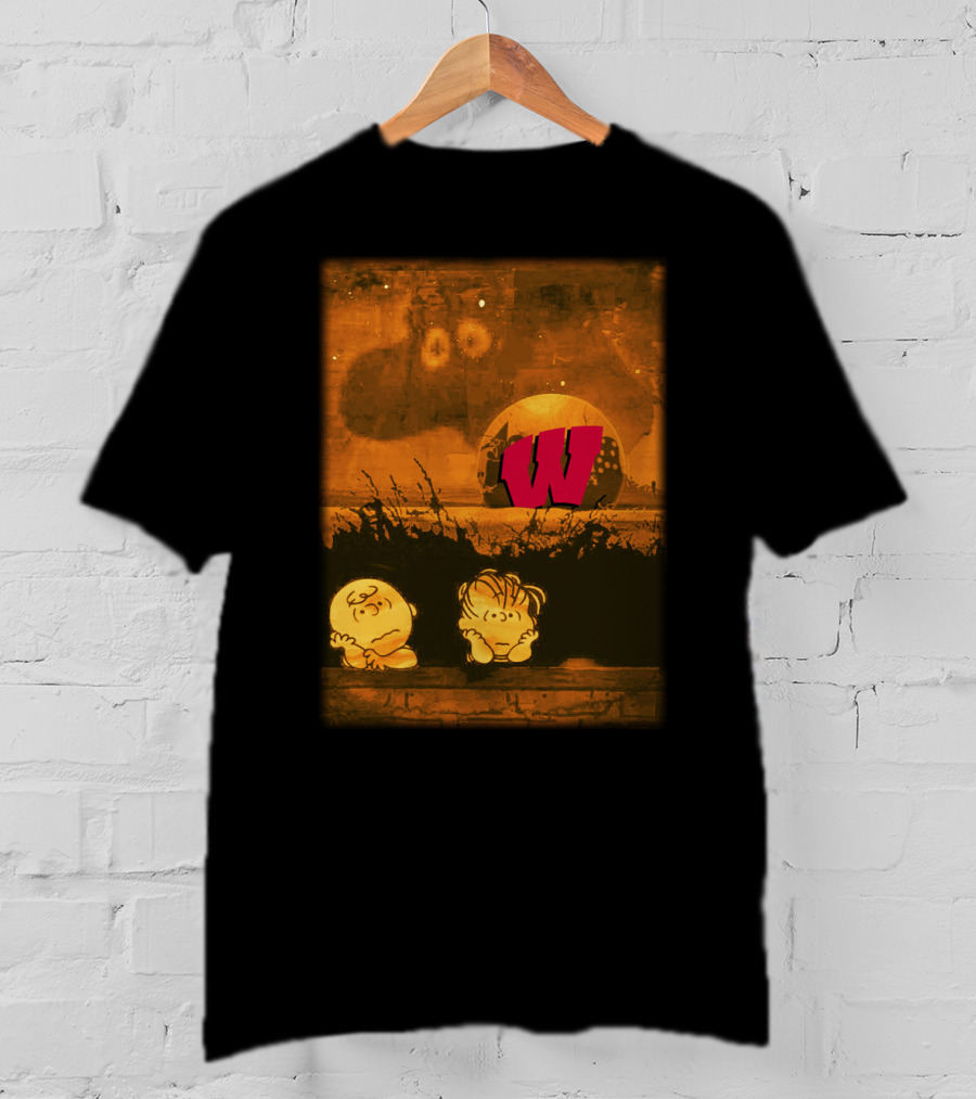 Wisconsin Badgers Halloween Peanuts Football Pumpkin Scene T-Shirt