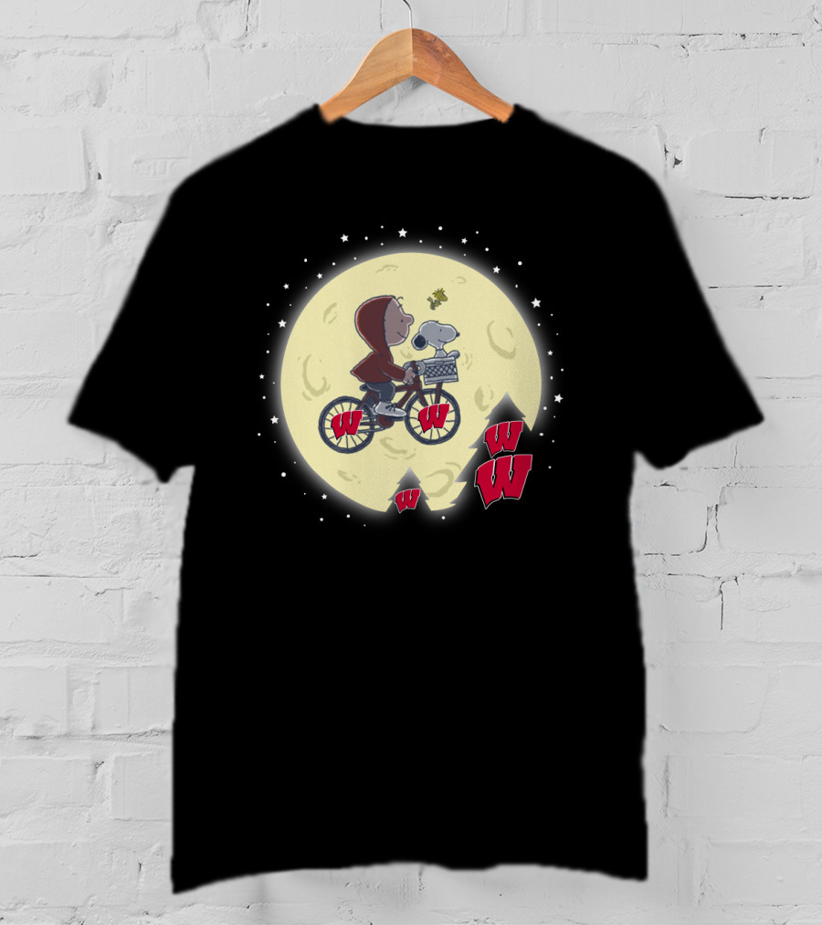 Halloween Wisconsin Badgers Football E.T. Snoopy Moon Crossover T-Shirt