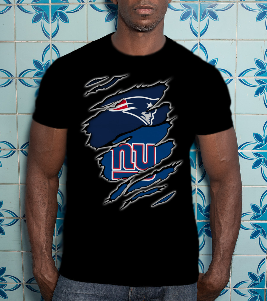 New England Patriots New York Giants Logo Ripped Claw Marks T-Shirt