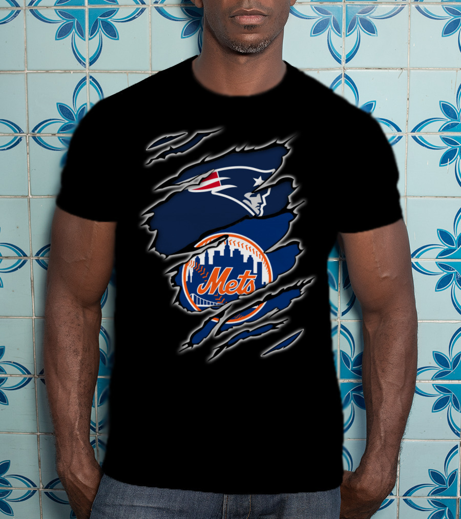 New England Patriots And New York Mets Claw T-Shirt