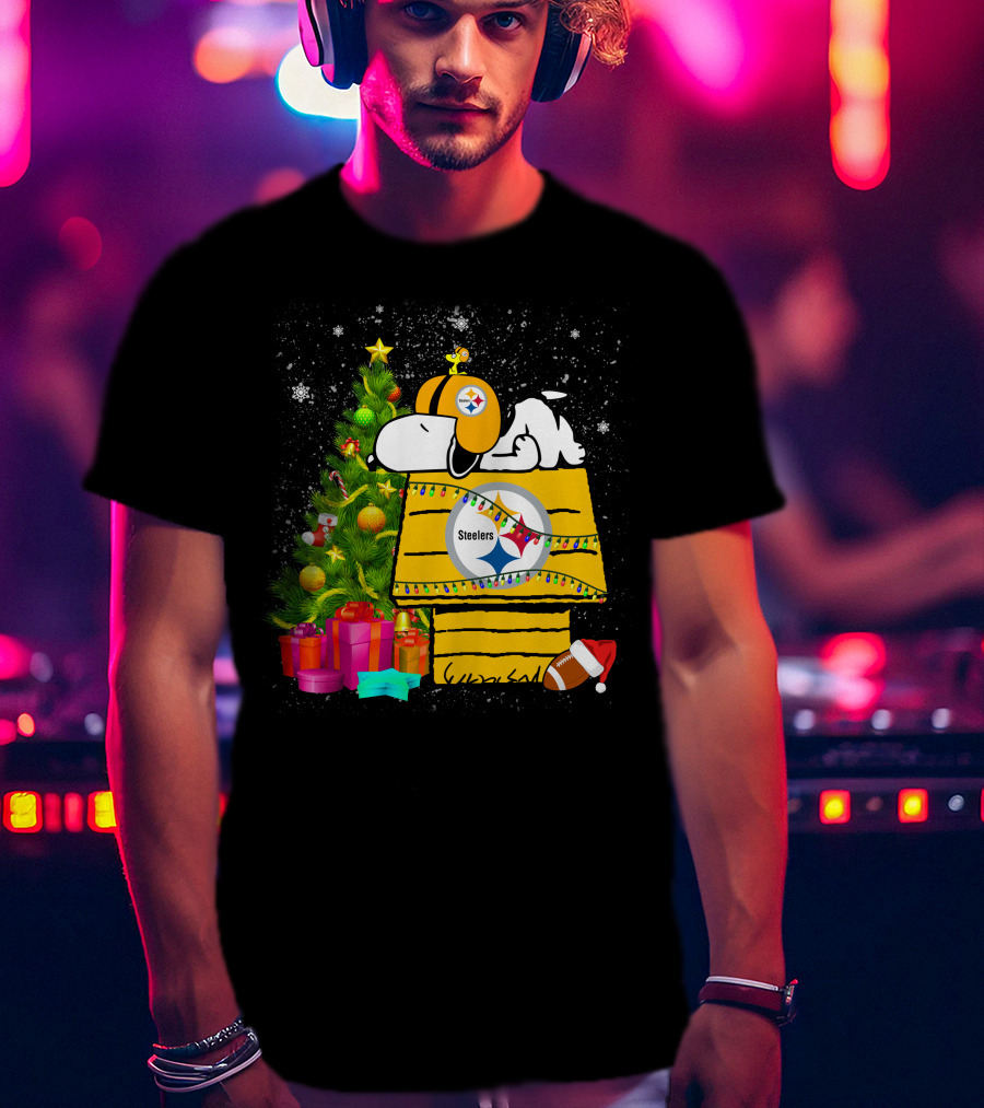 Pittsburgh Steelers Snoopy Christmas Peanuts Doghouse Football T-Shirt