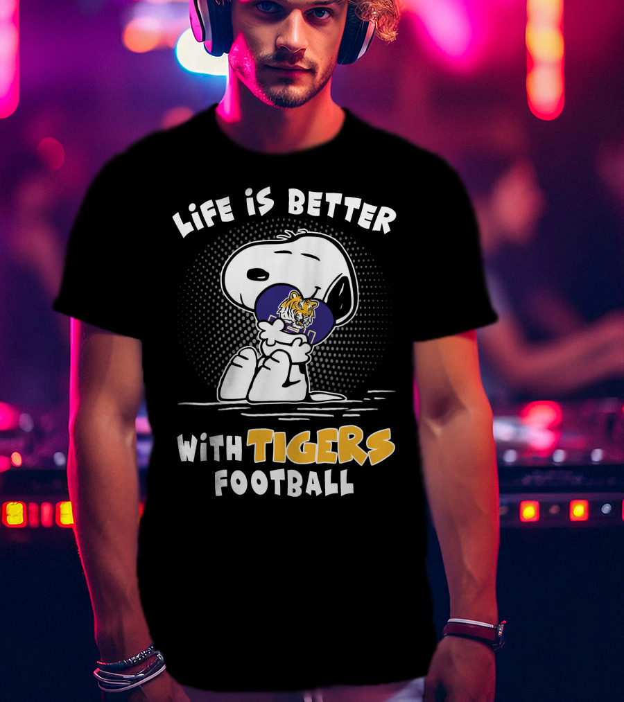 Life Is Better With Tigers Football Snoopy Lsu Tigers Helmet T-Shirt