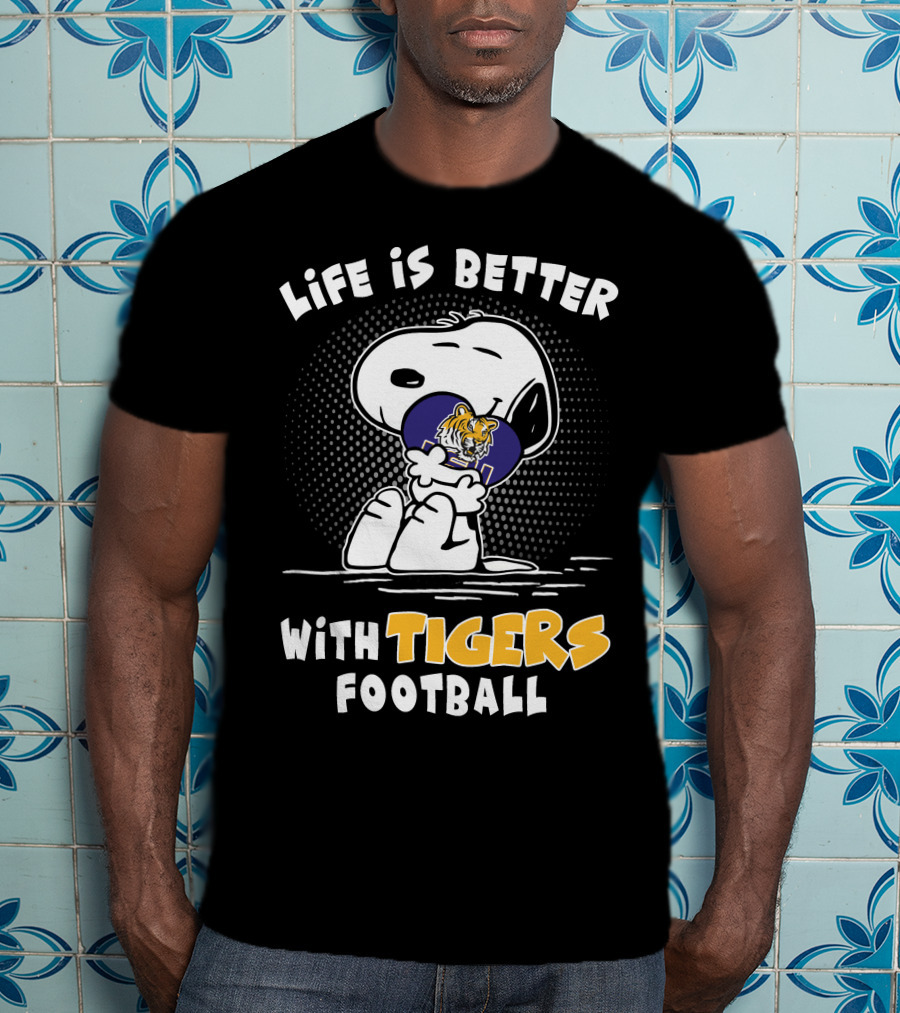 Life Is Better With Tigers Football Snoopy Lsu Tigers Helmet T-Shirt