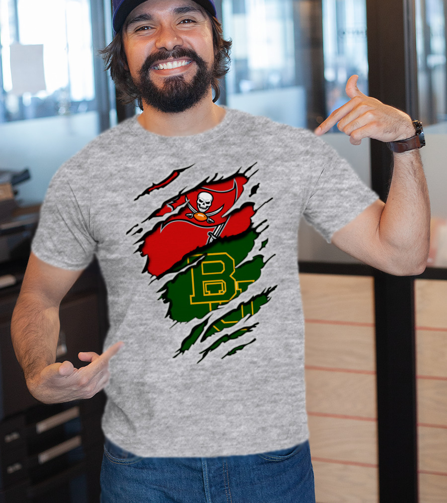 Buccaneers Baylors Skull Flag Ripped T-Shirt