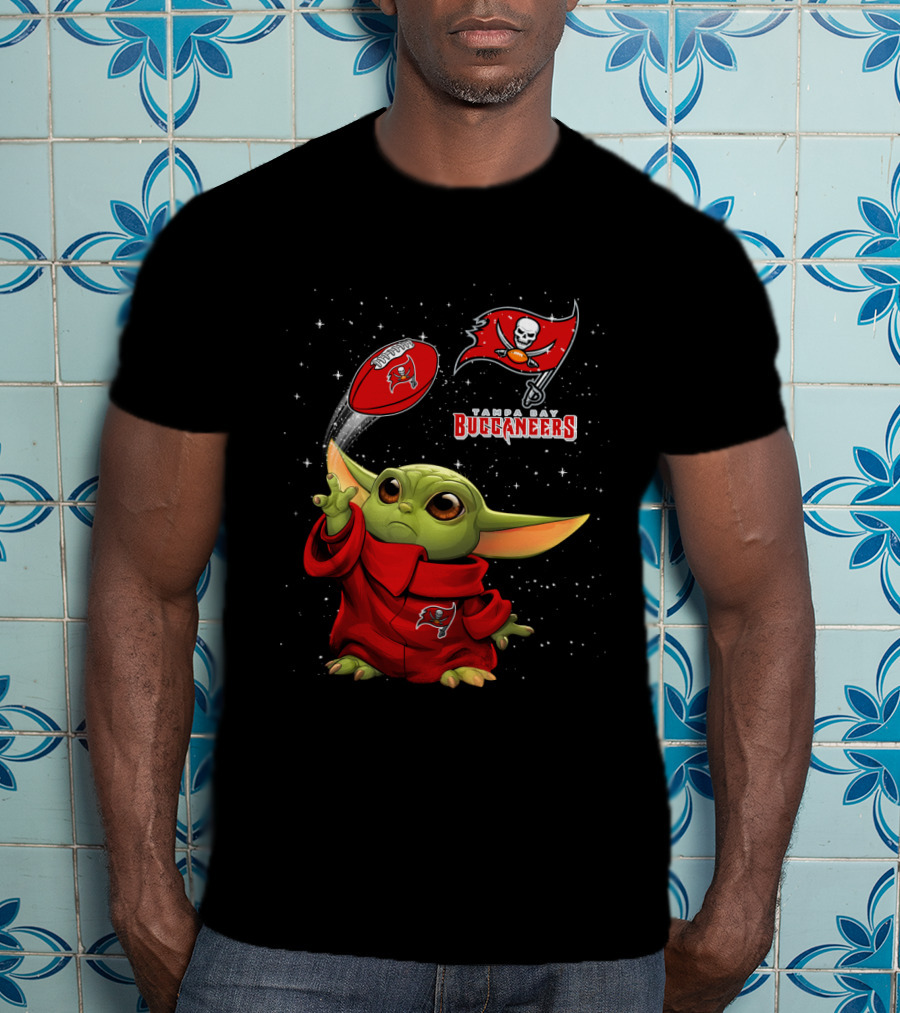 Baby Yoda Tampa Bay Buccaneers Football Fan T-Shirt