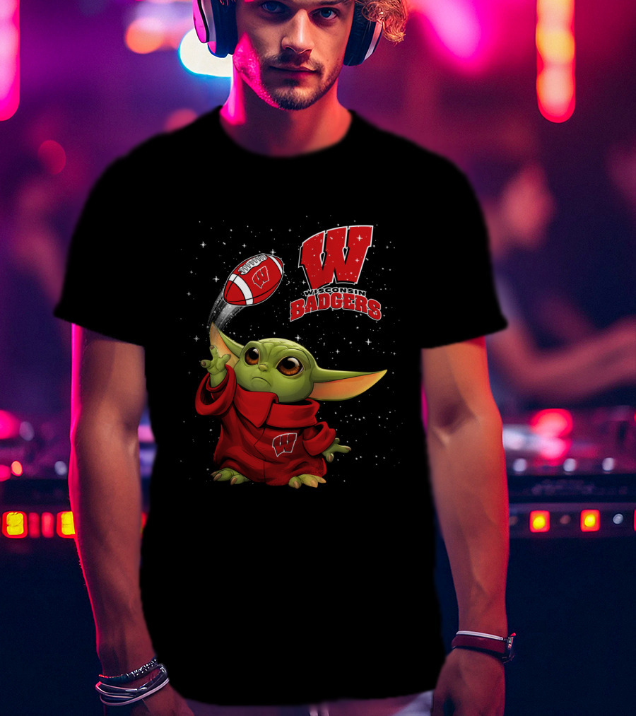 Wisconsin Badgers Baby Yoda Football Star Wars Crossover T-Shirt