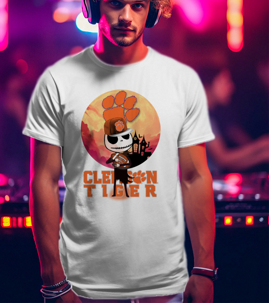 Clemson Tiger Skeleton Football Halloween Scene T-Shirt