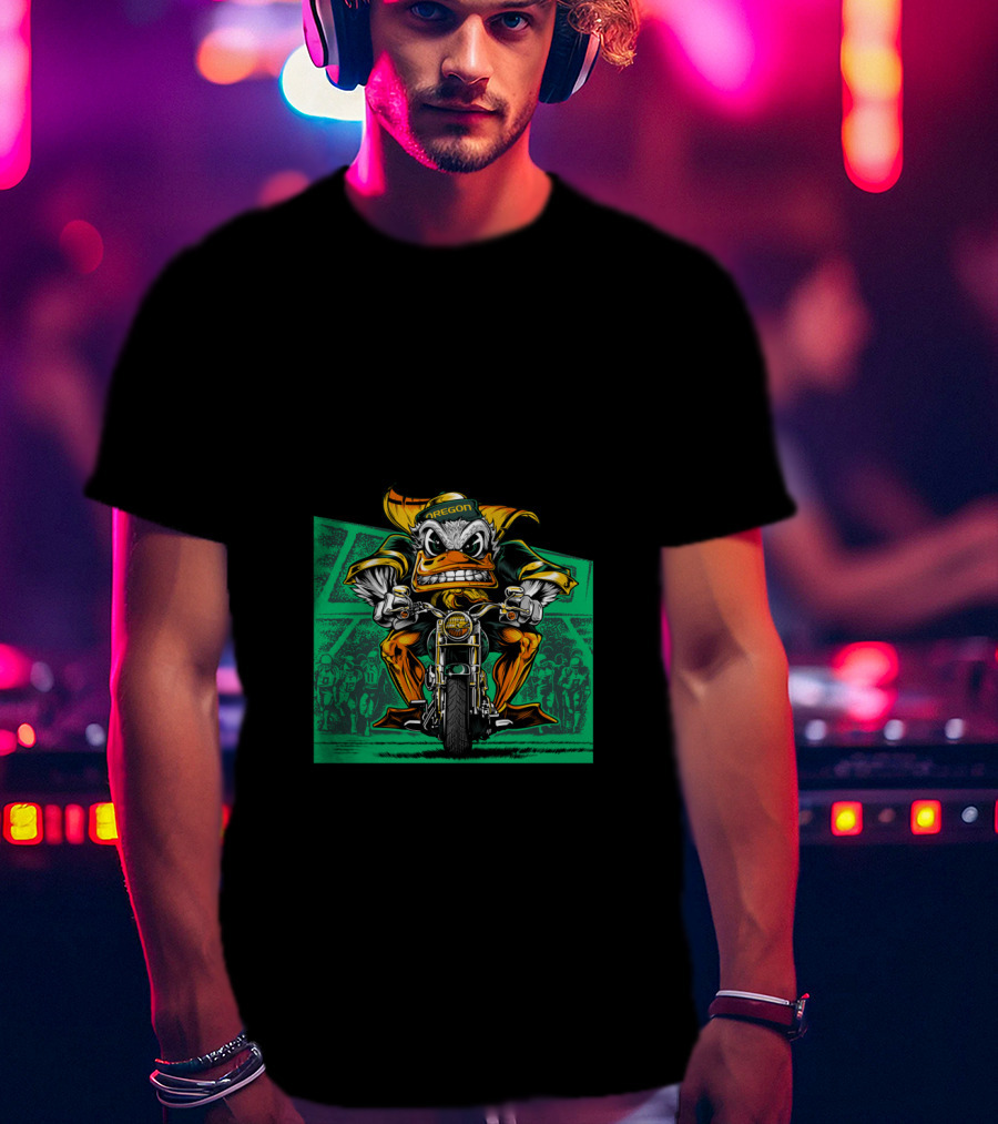 Oregon Duck Riding Motorcycle Bold 2007 Retro Style T-Shirt