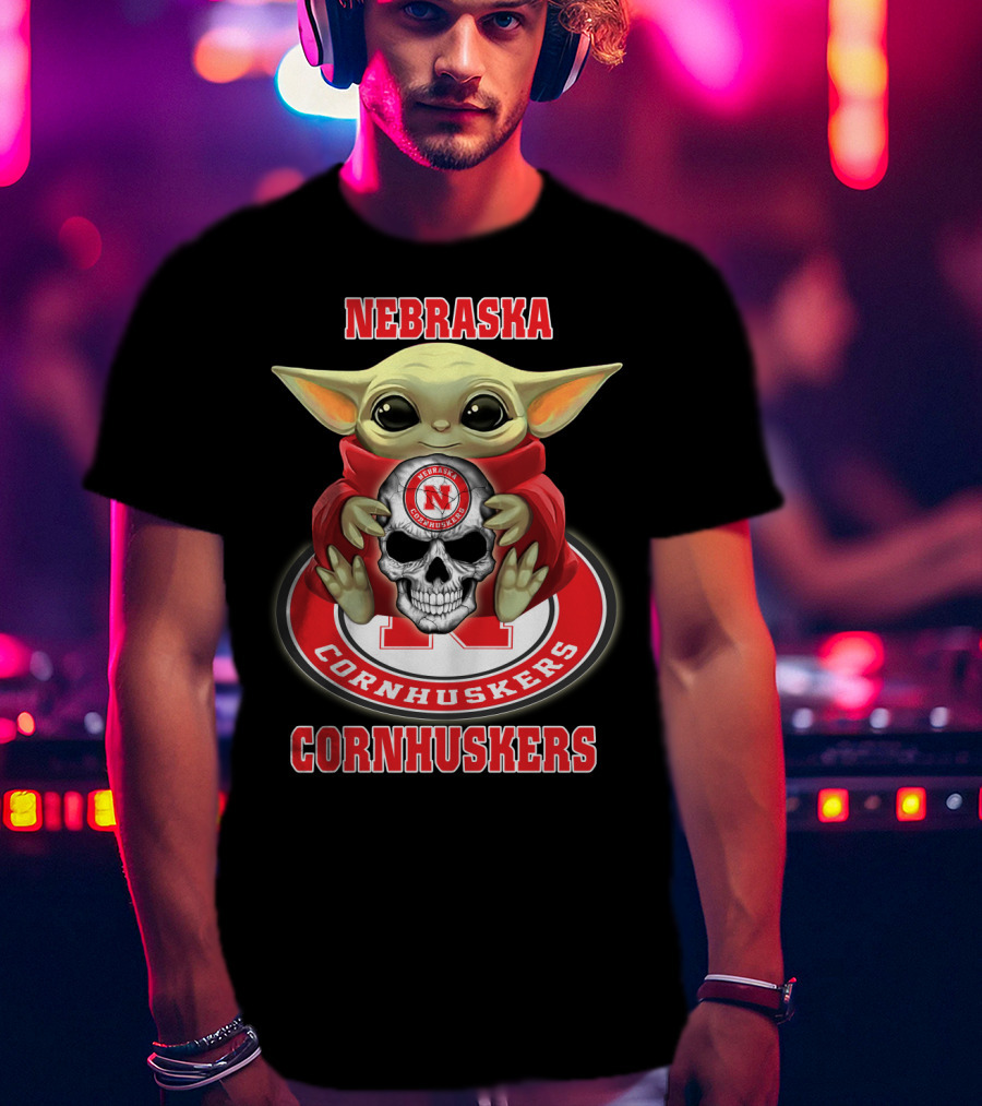 Nebraska Cornhuskers Baby Alien Holding Skull Logo Yd1404 T-Shirt