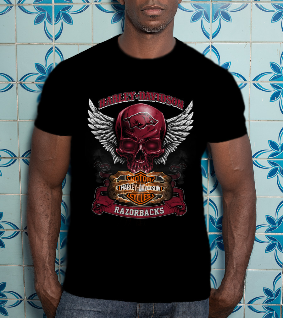 Harley Davidson Arkansas Razorbacks Skull With Wings And Motorcycle T-Shirt