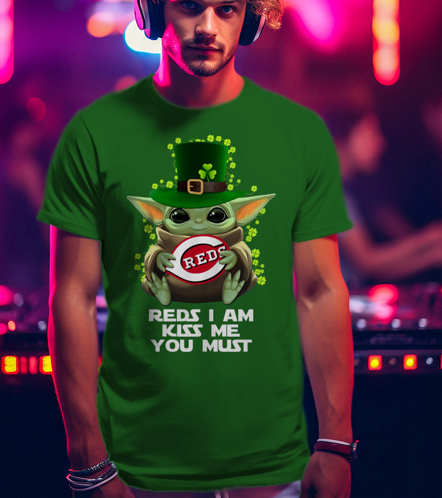 Reds I Am Kiss Me You Must T-Shirt