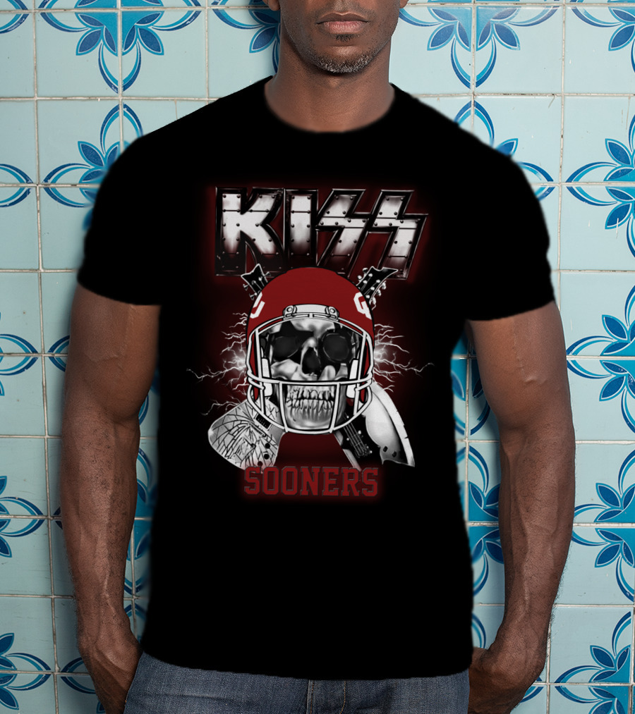 Kiss Sooners Football Skull Helmet T-Shirt