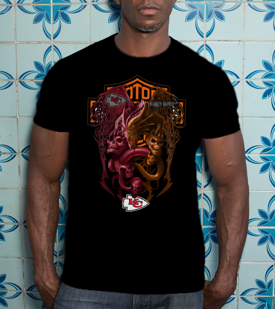 Kansas City Chiefs Harley Davidson Motocycle Club 108 Nfl Kcc Skulls And Serpent T-Shirt