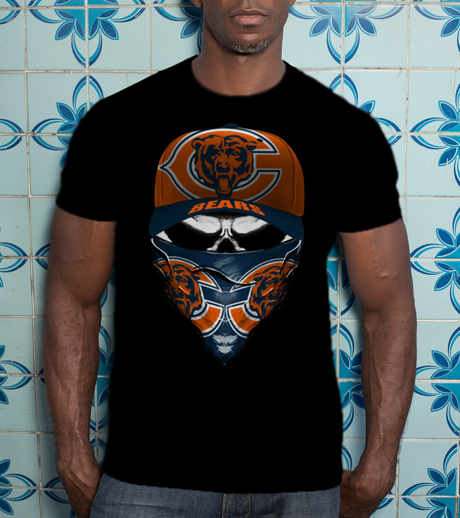 Chicago Bears Hat And Bandana With Team Logo And Skull T-Shirt