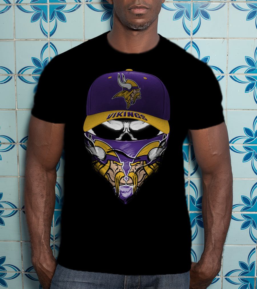 MINNESOTA VIKINGS VIKINGS Purple Hat With Viking Logo And Mask T-Shirt