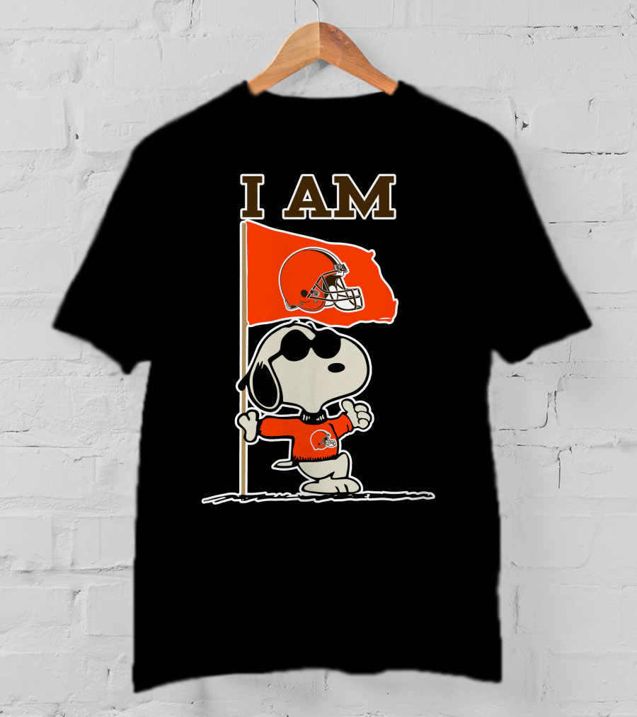 I Am Cleveland Browns Snoopy Football Flag T-Shirt