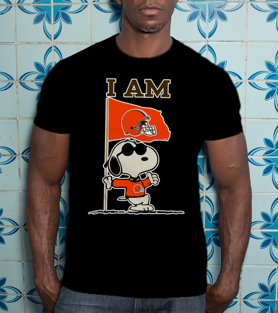 I Am Cleveland Browns Snoopy Football Flag T-Shirt