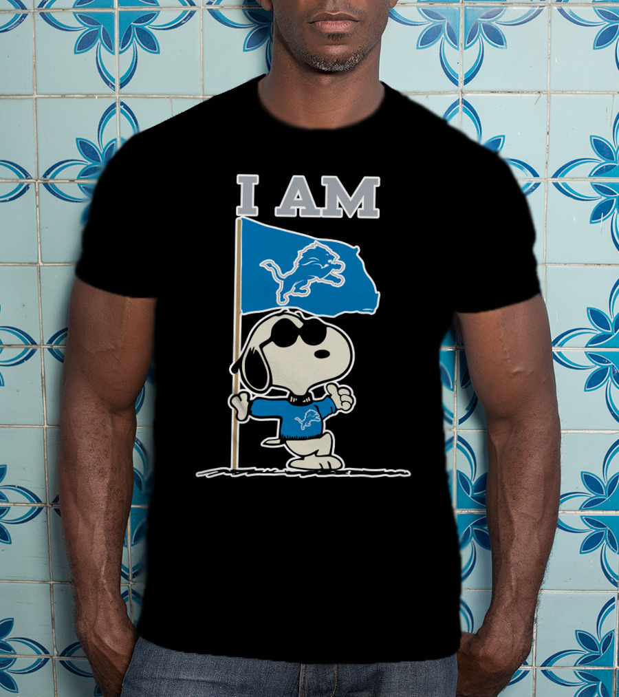 I Am Detroit Lions Snoopy Flag Football Fan T-Shirt
