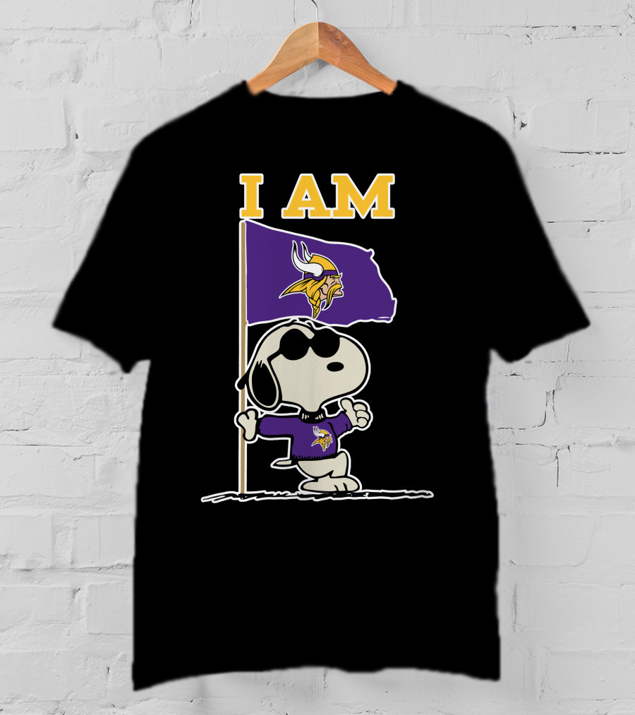 I Am Minnesota Vikings Snoopy T-Shirt