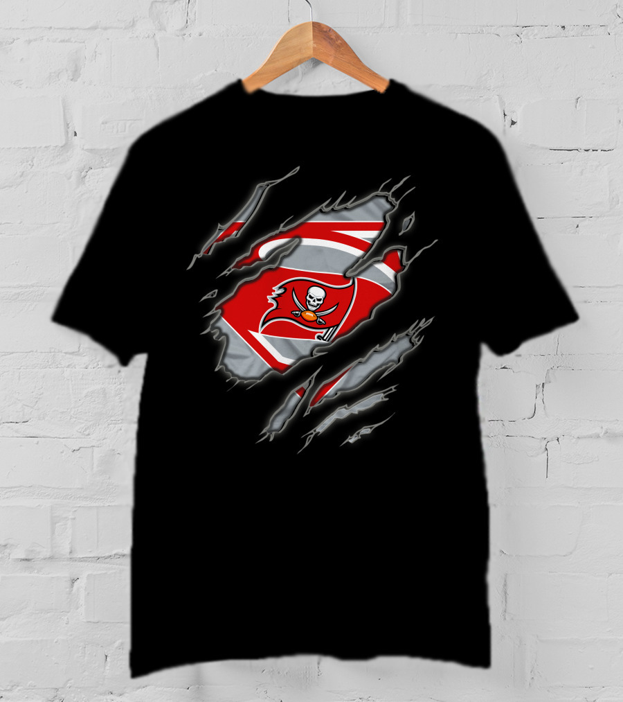 Tampa Bay Buccaneers Superman Logo Rip T-Shirt