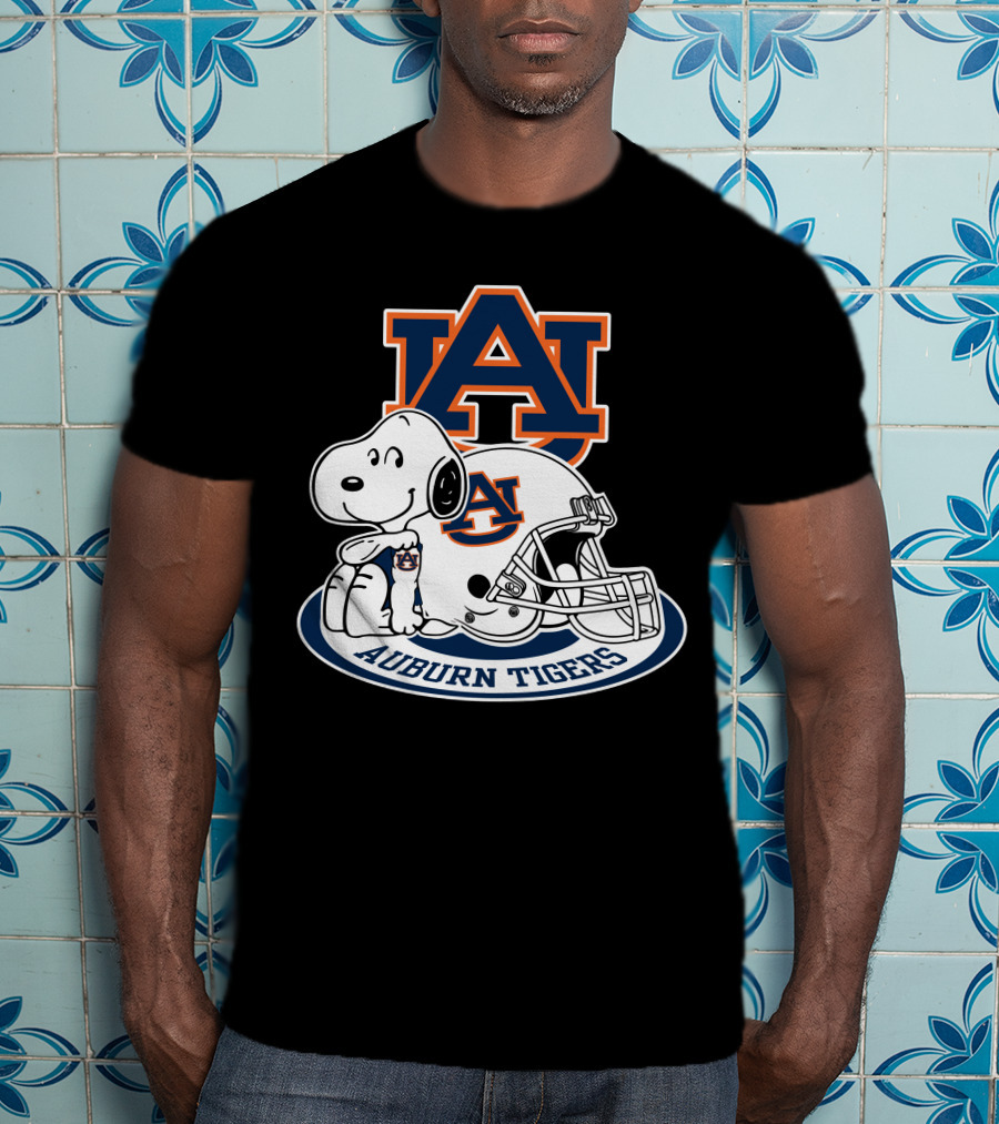 Auburn Tigers Snoopy Au Football Helmet T-Shirt