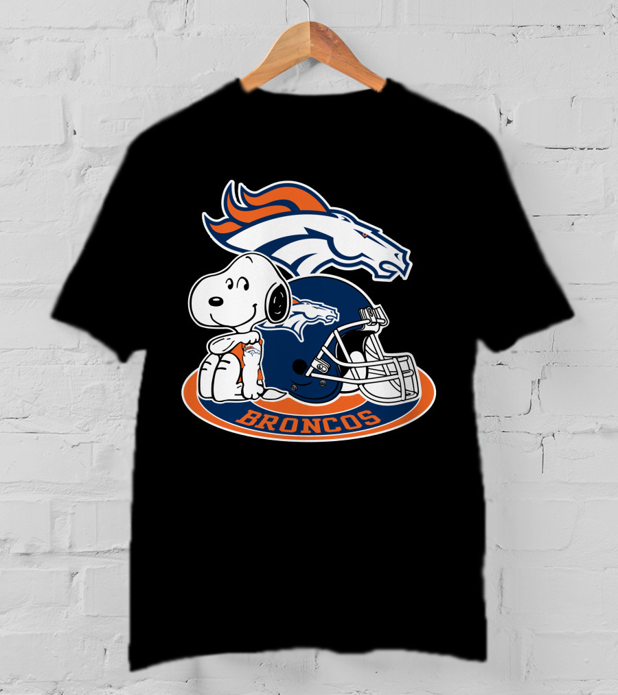 Denver Broncos Snoopy With Broncos Helmet T-Shirt