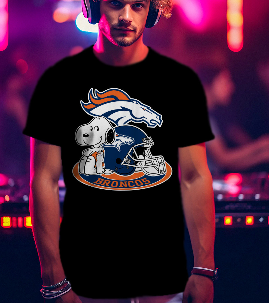 Denver Broncos Snoopy With Broncos Helmet T-Shirt